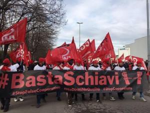 Castelfrigo: protesta contro 127 licenziamenti